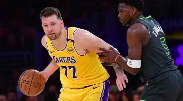 凯尔特人与湖人争夺球衣号码，乔丹为23号辩护